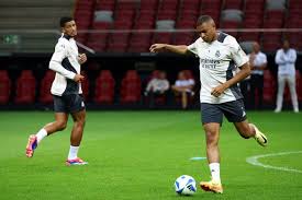 际舞台上创 际舞台上创